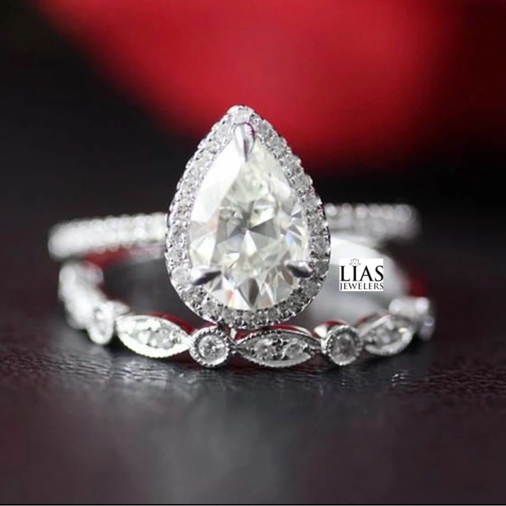 New 18k white gold wedding ring set